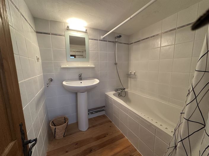 Image No.24-2 Bed House for sale