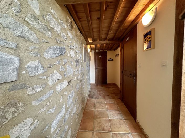 Image No.8-2 Bed House for sale