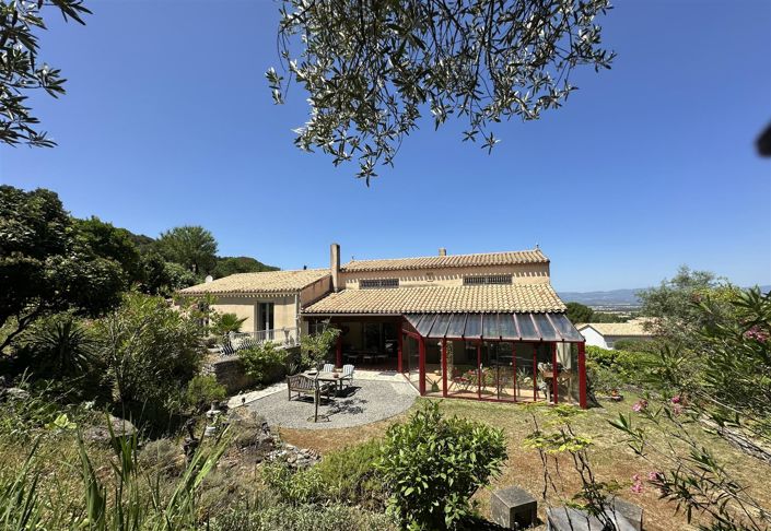 Image No.1-4 Bed House for sale