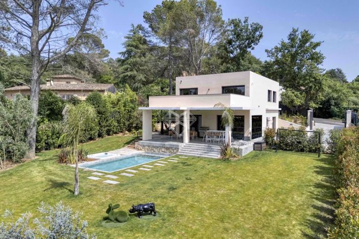 Image No.1-4 Bed House for sale