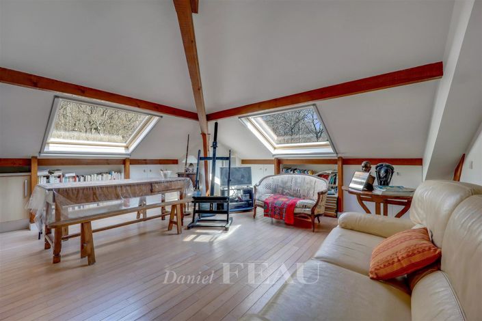 Image No.12-6 Bed Apartment for sale