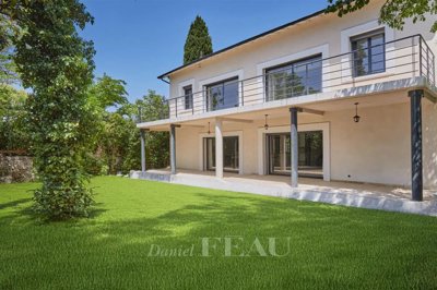 6 Bed House for sale