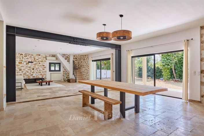 Image No.12-6 Bed House for sale