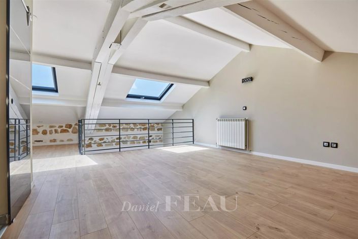 Image No.20-6 Bed House for sale