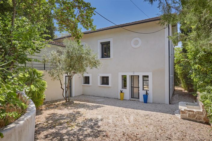 Image No.5-6 Bed House for sale