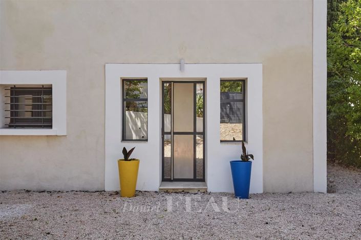 Image No.6-6 Bed House for sale