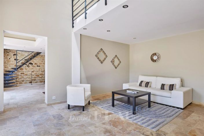 Image No.7-6 Bed House for sale