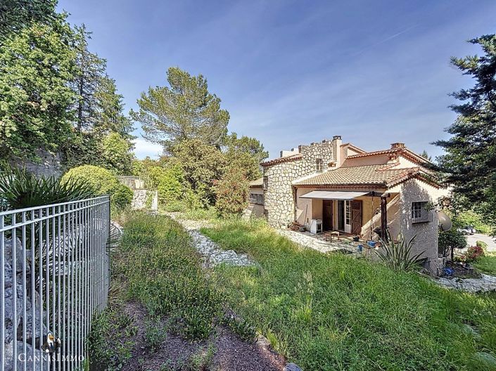 Image No.1-4 Bed House for sale