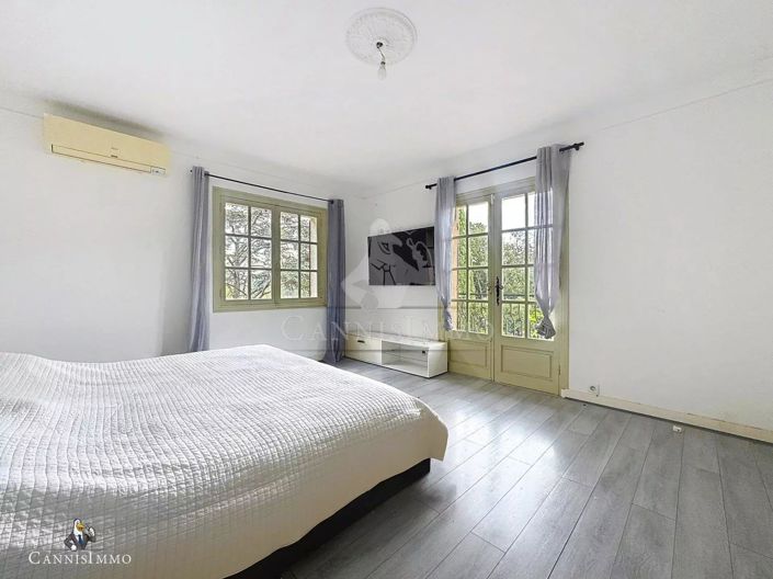 Image No.11-4 Bed House for sale