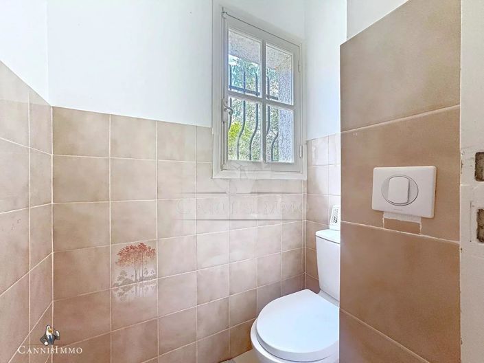 Image No.18-4 Bed House for sale