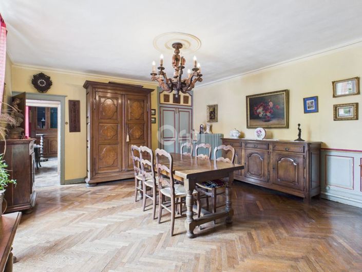 Image No.8-8 Bed House for sale