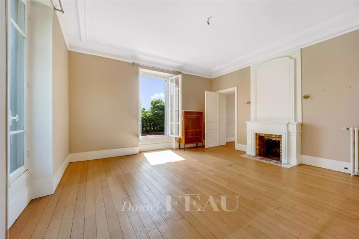 Image No.9-7 Bed House for sale