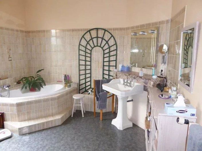 Image No.6-3 Bed House for sale