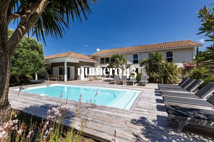 Image No.2-6 Bed Property for sale