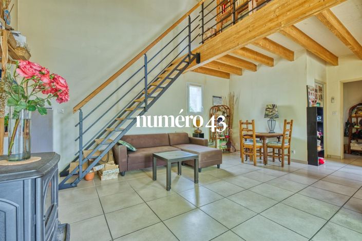 Image No.9-2 Bed House for sale