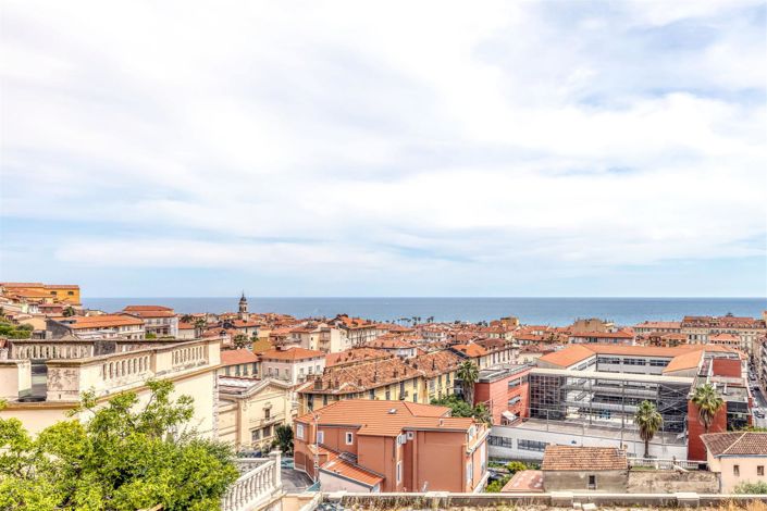 Image No.7-3 Bed House for sale