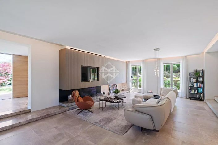 Image No.10-4 Bed House for sale