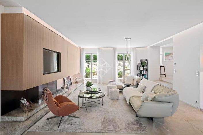 Image No.14-4 Bed House for sale