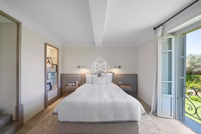 Image No.17-4 Bed House for sale