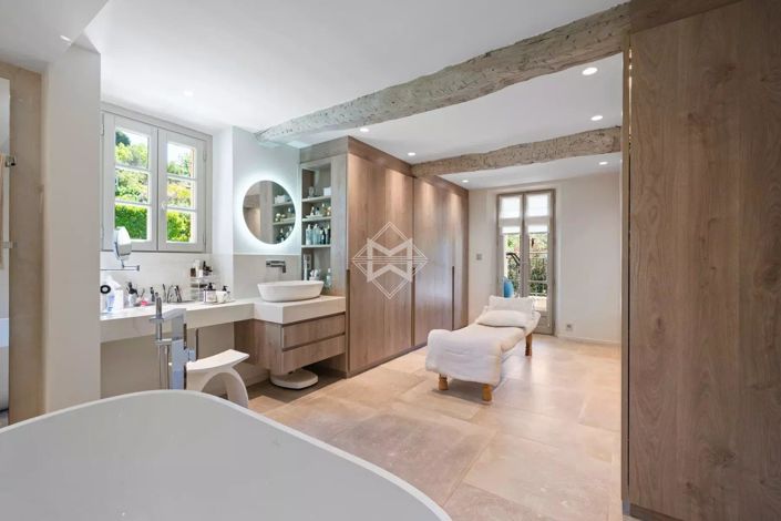 Image No.20-4 Bed House for sale