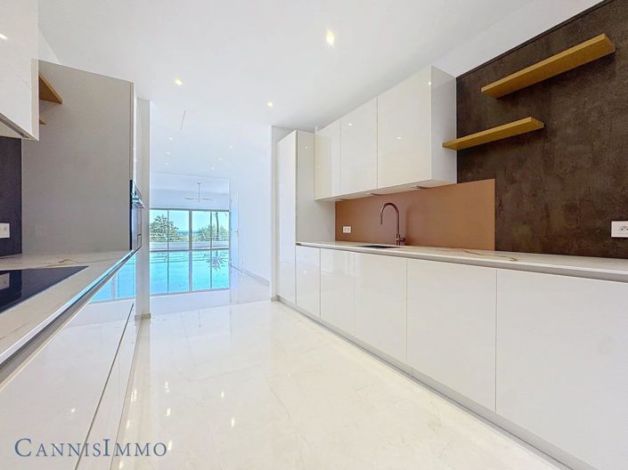 Image No.6-3 Bed Apartment for sale