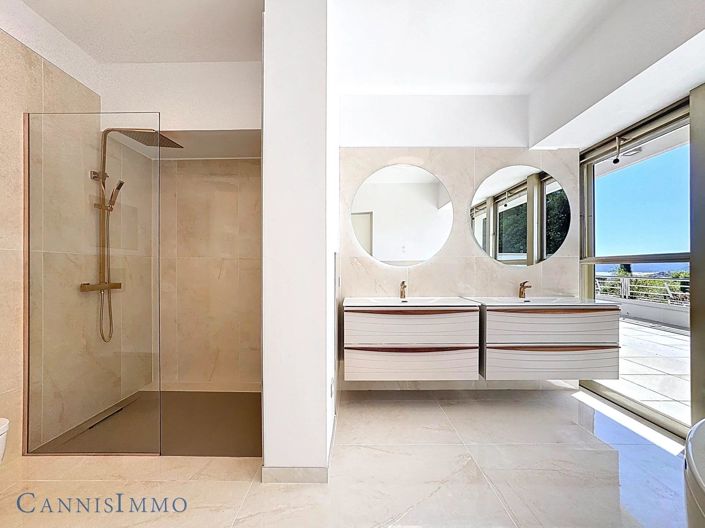 Image No.8-3 Bed Apartment for sale