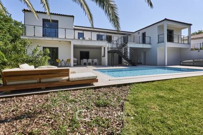 5 Bed House for sale