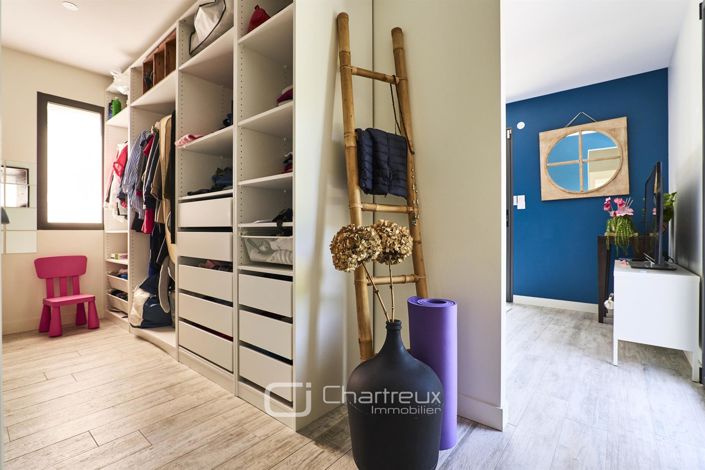 Image No.12-5 Bed House for sale