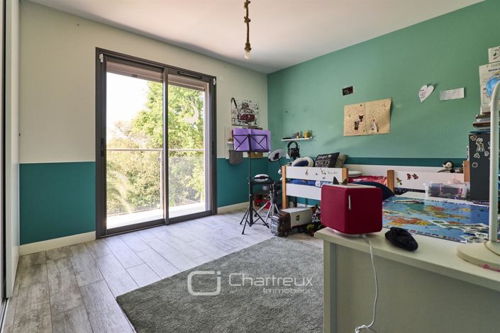 Image No.18-5 Bed House for sale