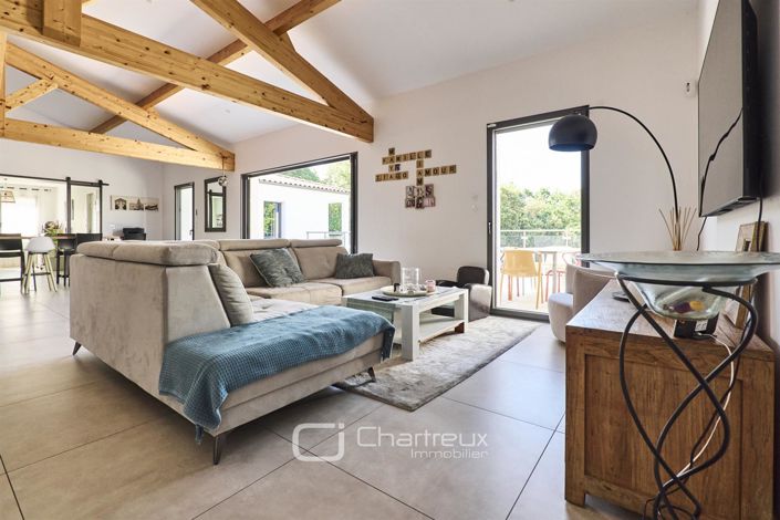 Image No.2-5 Bed House for sale