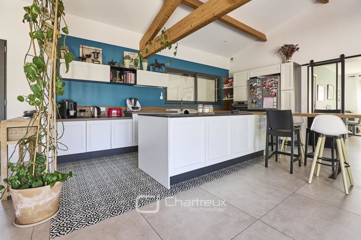 Image No.8-5 Bed House for sale