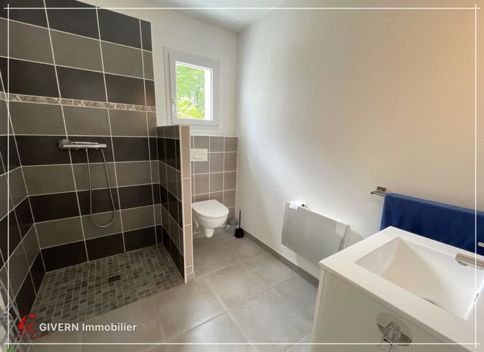 Image No.10-3 Bed House for sale