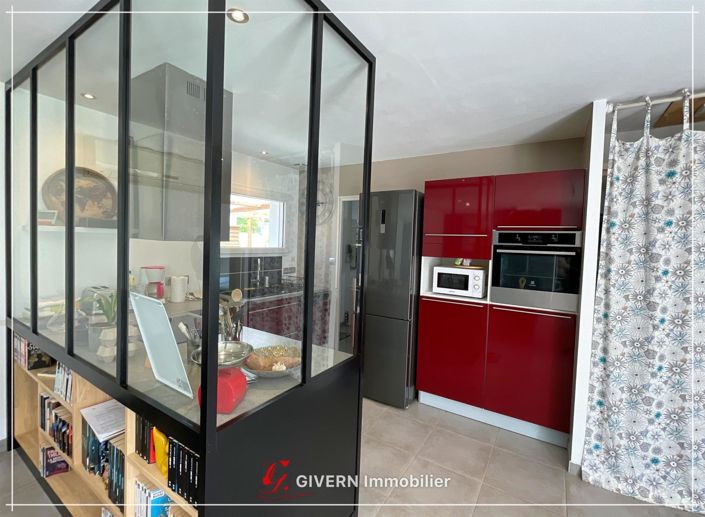 Image No.7-3 Bed House for sale