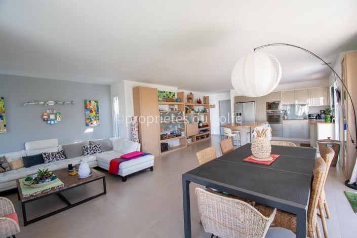 Image No.10-4 Bed House for sale