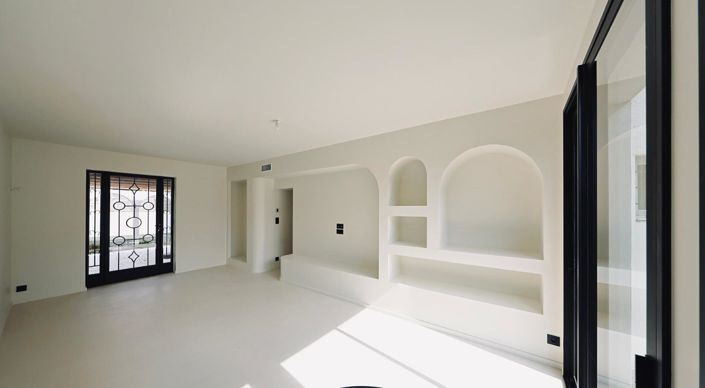 Image No.10-4 Bed Property for sale