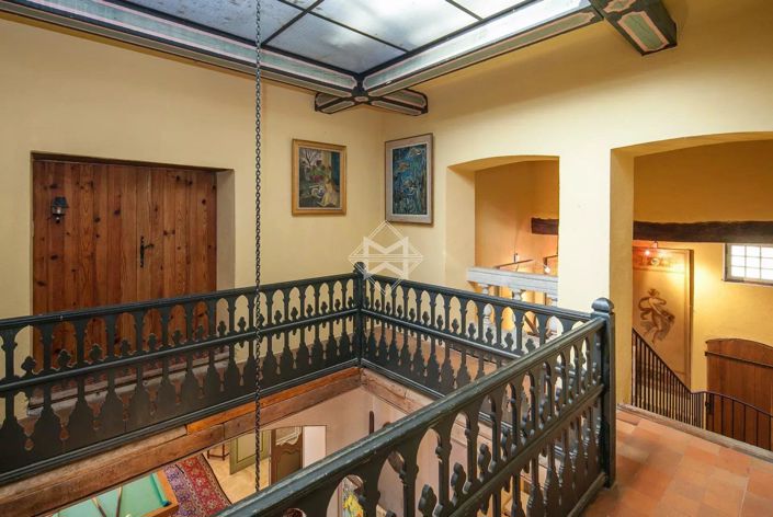 Image No.10-10 Bed House for sale