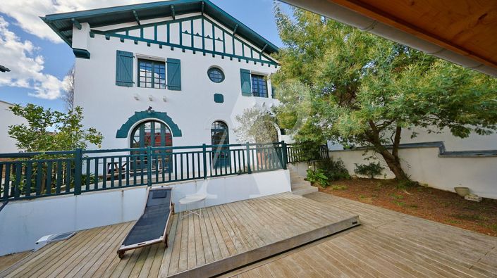 Image No.12-4 Bed Property for sale