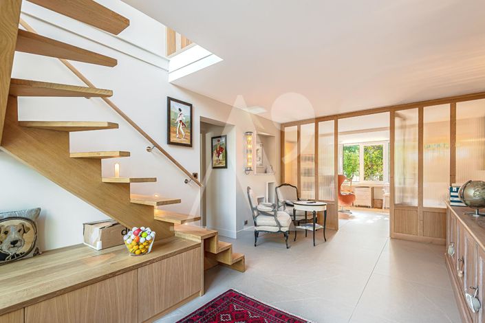 Image No.3-3 Bed Property for sale