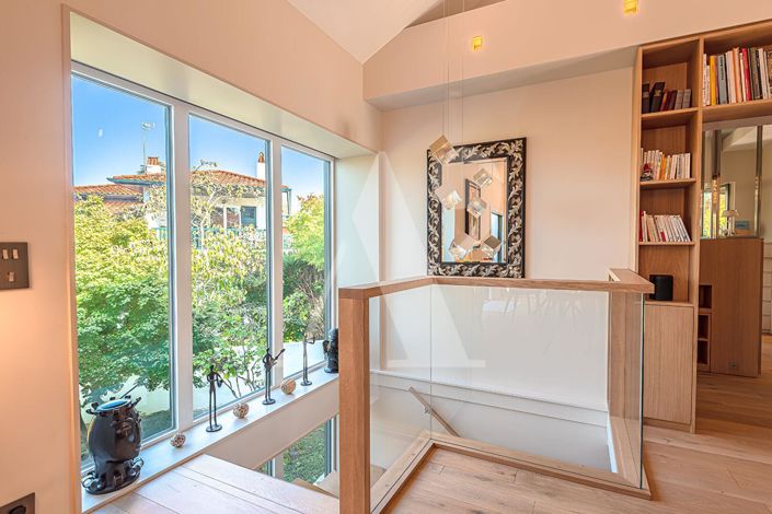 Image No.8-3 Bed Property for sale