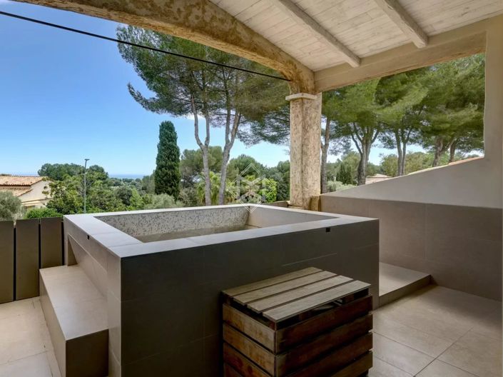 Image No.10-6 Bed House for sale