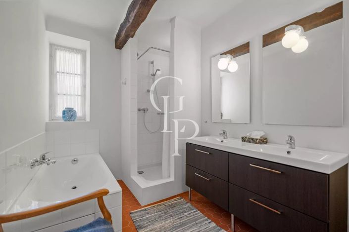 Image No.13-8 Bed House for sale