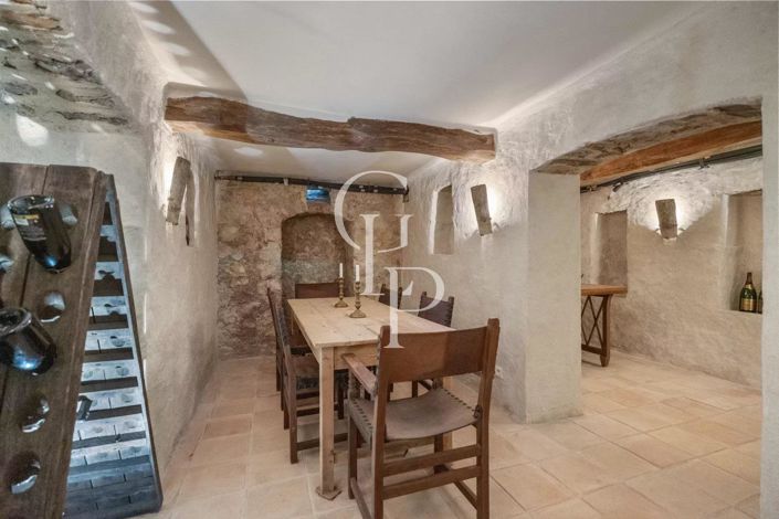 Image No.14-8 Bed House for sale