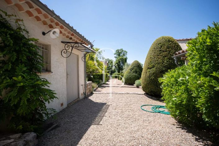 Image No.25-8 Bed House for sale