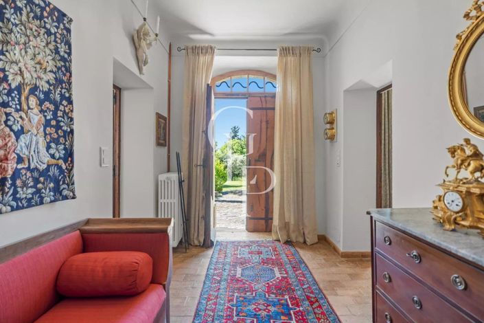 Image No.4-8 Bed House for sale