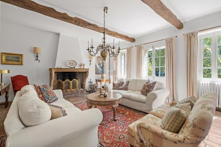 Image No.7-8 Bed House for sale