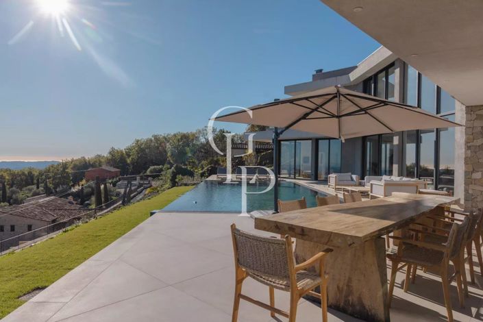 Image No.10-5 Bed House for sale