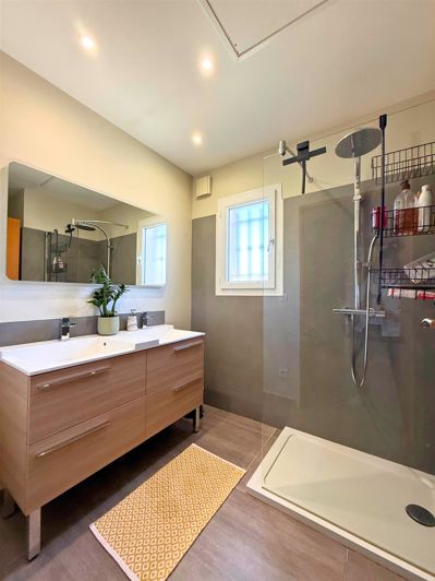 Image No.10-5 Bed House for sale