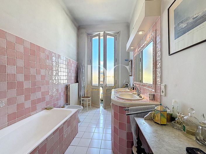 Image No.12-3 Bed House for sale