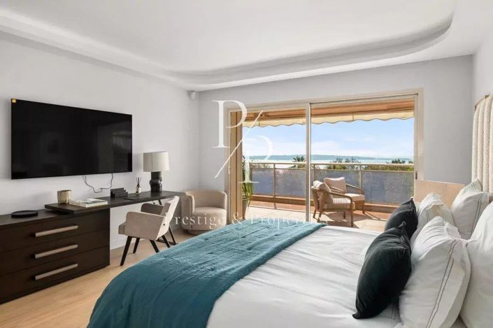 Image No.8-4 Bed House for sale