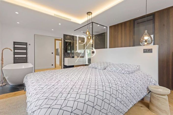 Image No.4-4 Bed House for sale